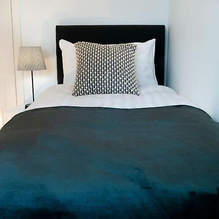 Central 2 Bedroom Luxury Home Close To River Ness Inverness Eksteriør billede