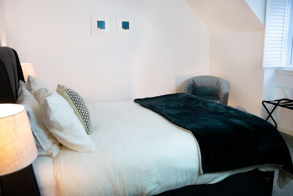 Central 2 Bedroom Luxury Home Close To River Ness Inverness Eksteriør billede